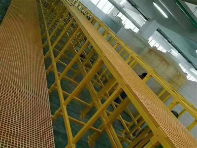 玻璃纖維車間雙層工作臺(tái)防腐工程